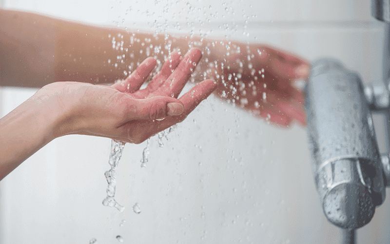 Image Los beneficios de bañarse en agua fría